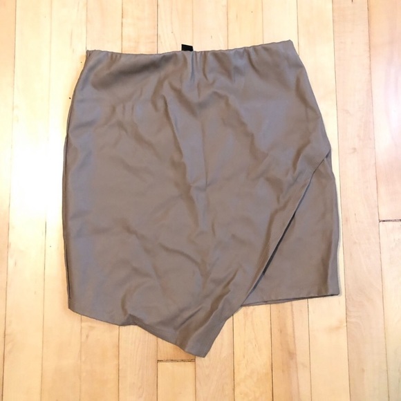 Windsor pleather asymmetrical skirt - Picture 1 of 6